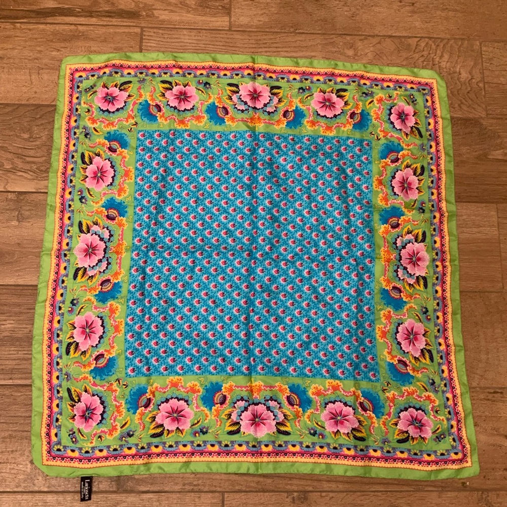 Larioseta Made in Italy Vibrant Floral Patterned Scarf